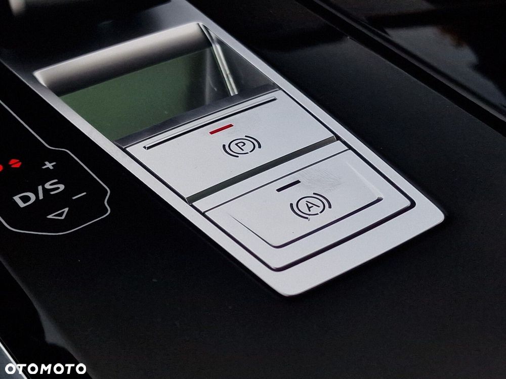 Audi S8 - 25