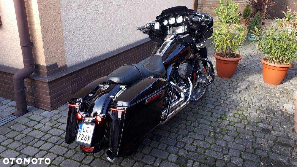 Harley-Davidson Touring Street Glide - 4