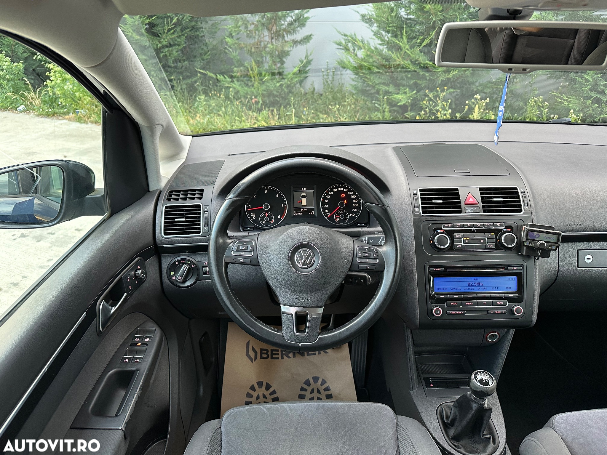 Volkswagen Touran 2.0 TDI DPF Highline - 20