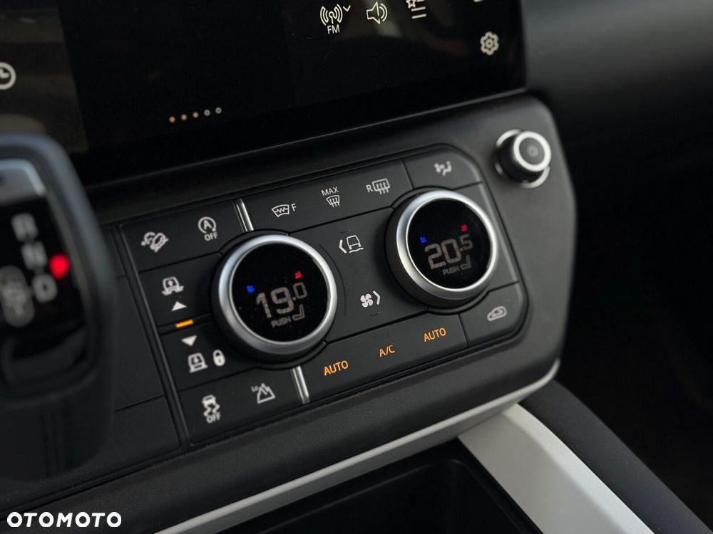 Land Rover Defender - 12