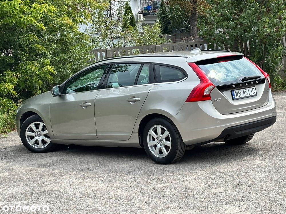 Volvo V60 D3 Momentum - 10