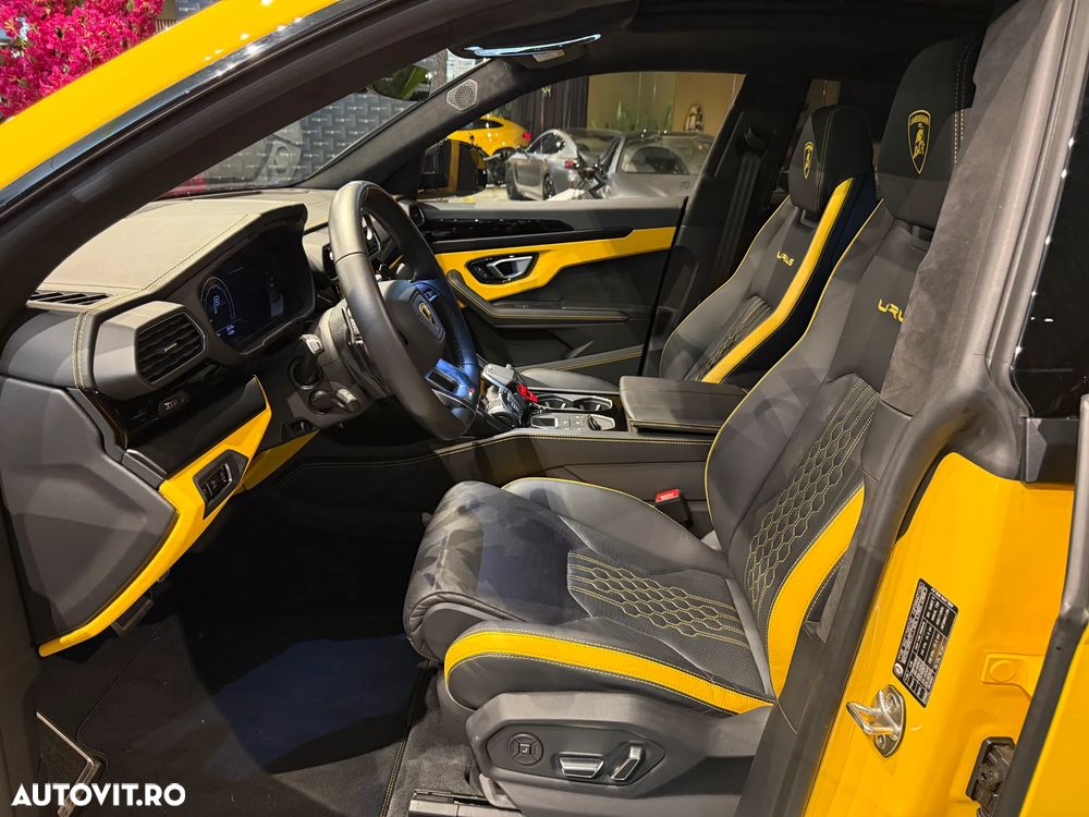 Lamborghini URUS - 24