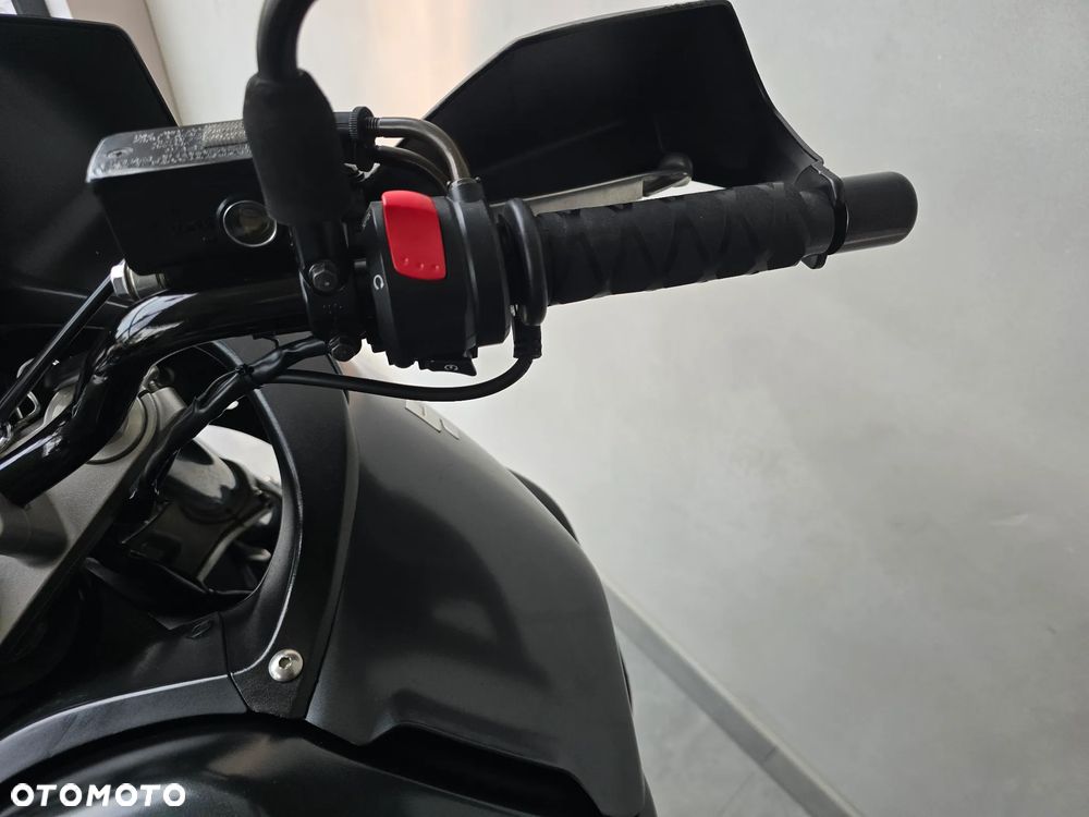 Suzuki V-STROM - 24