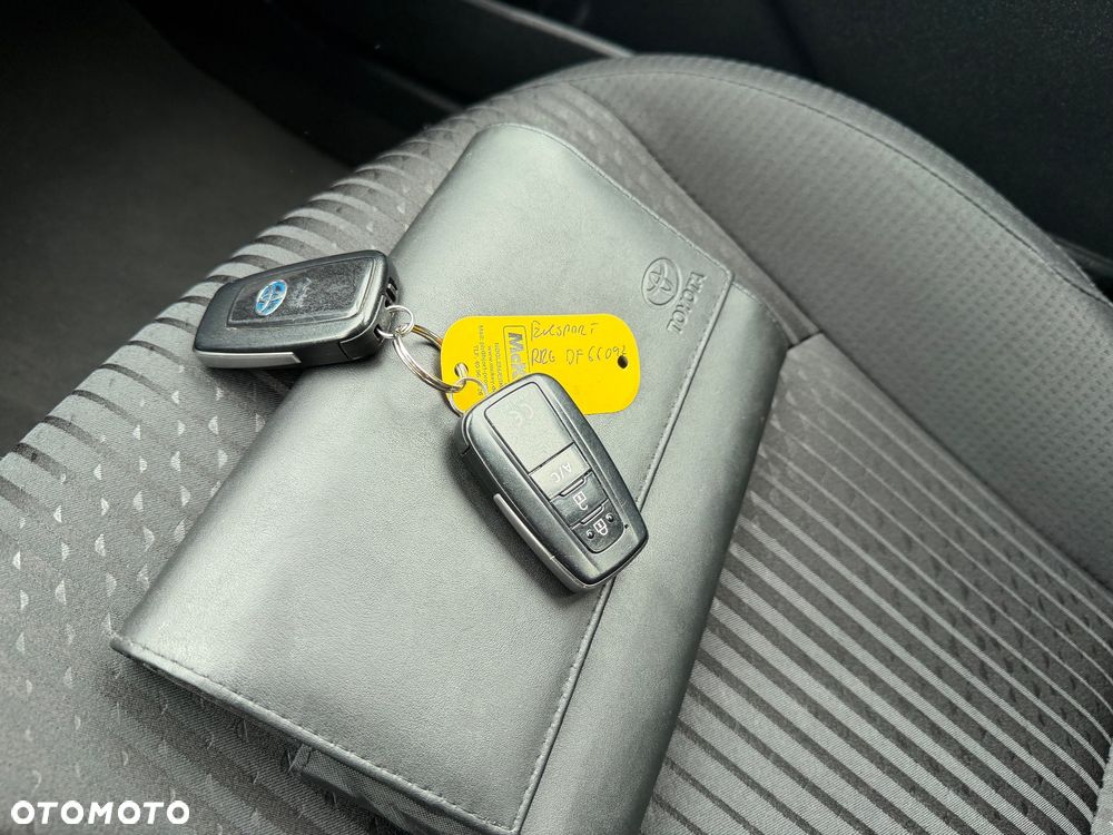 Toyota Prius Hybrid Executive - 28