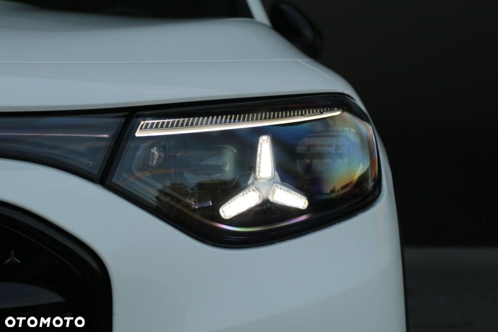 Mercedes-Benz GLB - 14