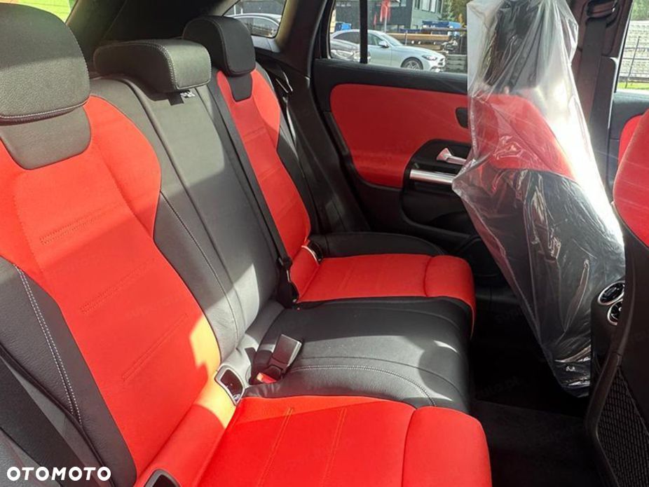 Mercedes-Benz GLA 200 mHEV AMG Line 7G-DCT - 13