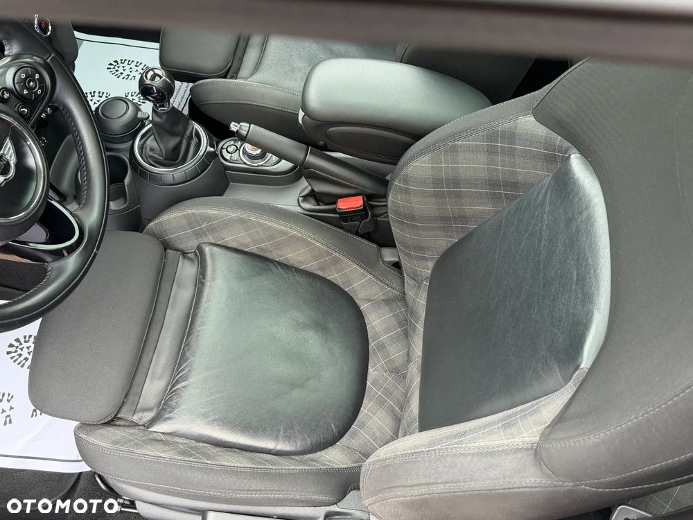 MINI Cooper John Works Trim - 12