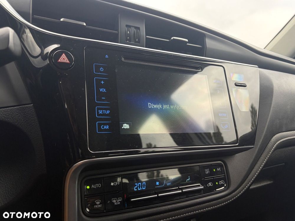 Toyota Auris 1.6 Premium Comfort MS - 18