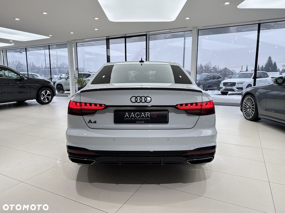 Audi A4 Limousine - 4