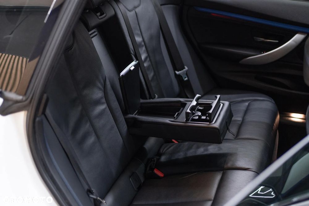 BMW Seria 3 320i GPF xDrive M Sport Shadow sport - 35