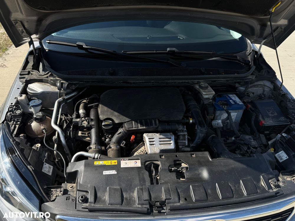 Peugeot 308 1.2 L PureTech Turbo Access - 16