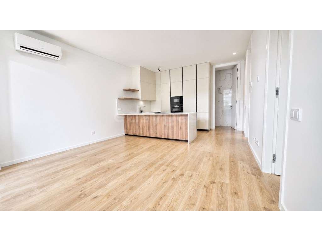 T3 Independente no Coração da Lourinhã - Design Moderno e Acessibil... - Grande imagem: 2/33