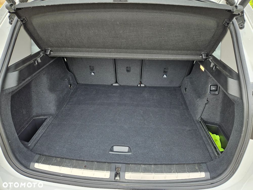 BMW X1 sDrive18i - 12