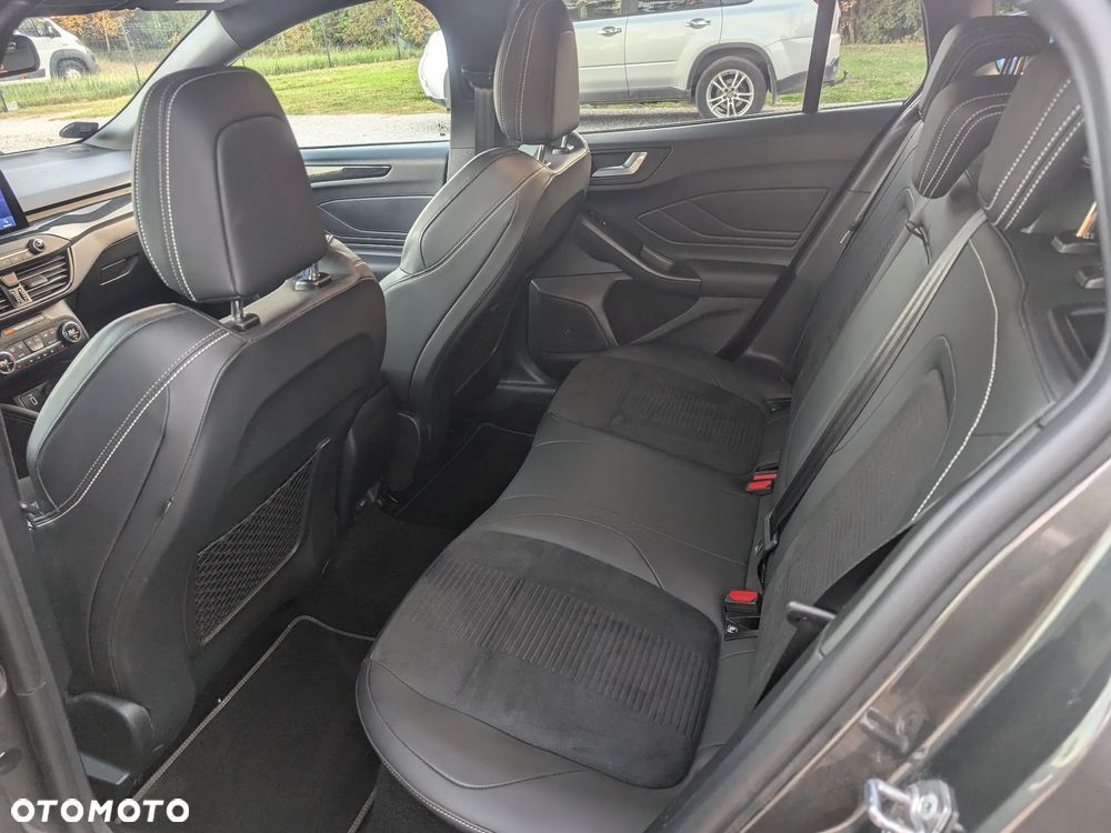 Ford Focus 2.3 EcoBoost S&S ST Edition - 29