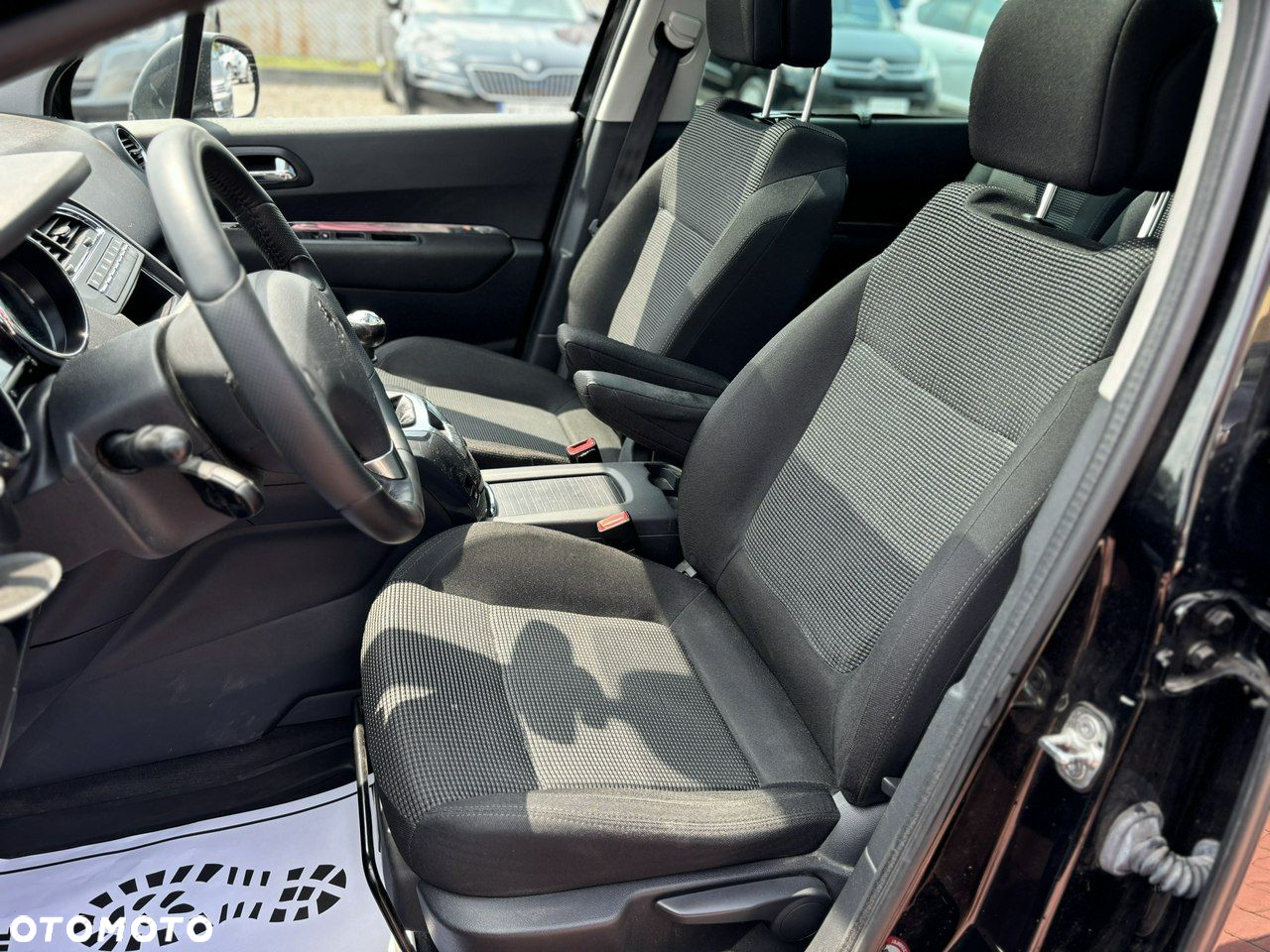 Peugeot 5008 1.6 THP Business Line 7os - 15
