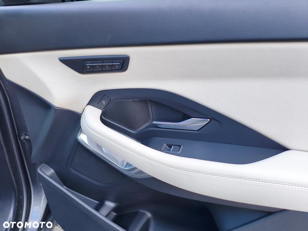 Jaguar E-Pace 2.0 i4D AWD R-Dynamic - 28