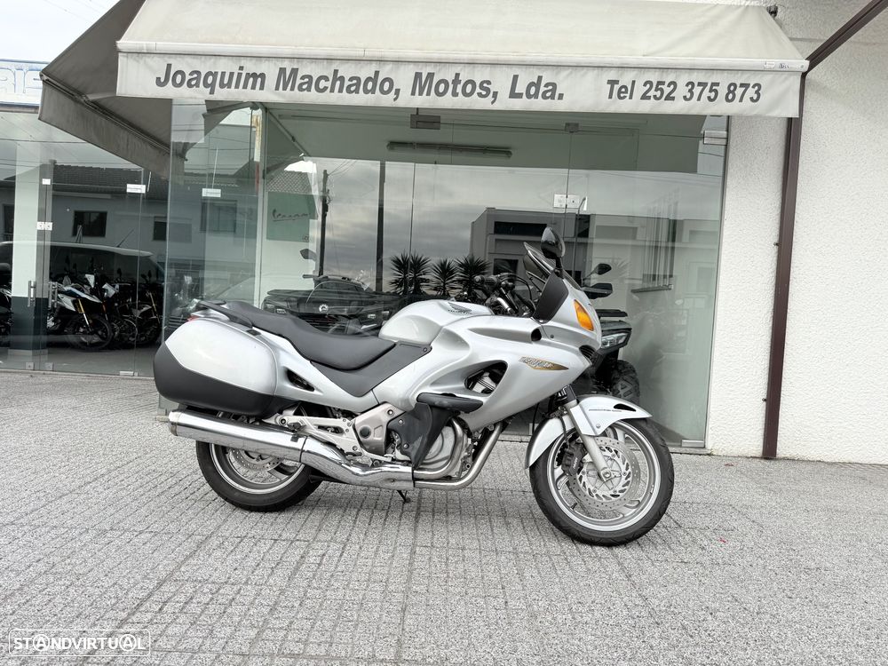 Honda Deauville NT 650 - 1