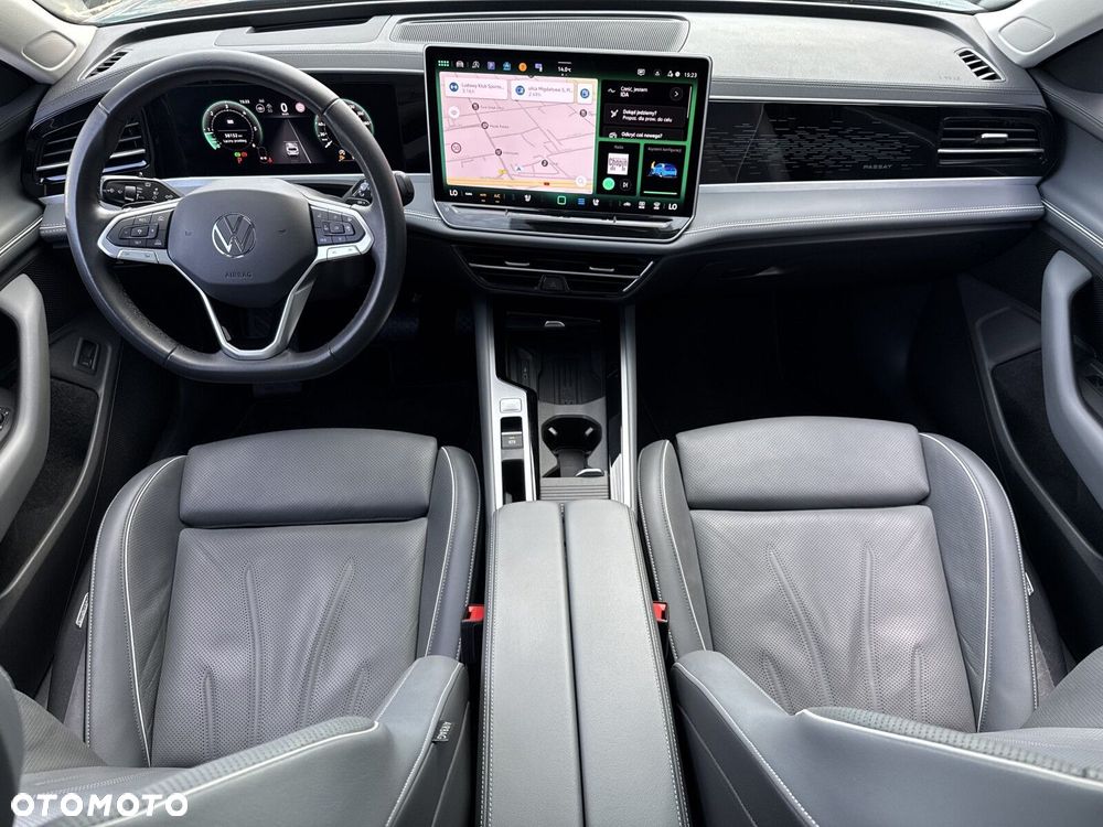 Volkswagen Passat Variant 2.0 TDI EVO Elegance DSG - 18