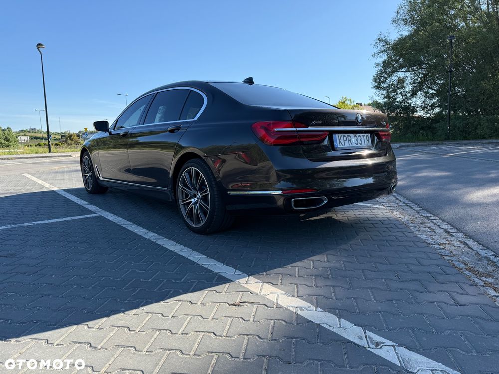 BMW Seria 7 750i xDrive Edition Exclusive - 9