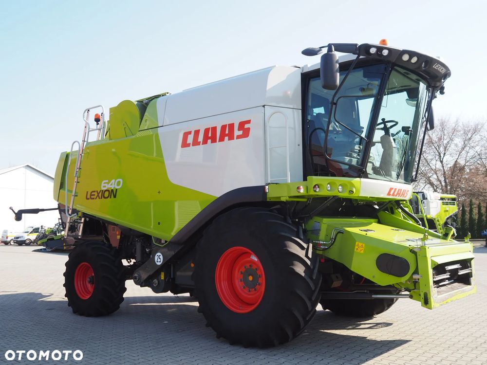 Claas Lexion 640 + V660 - 5