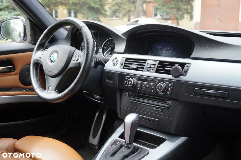 BMW Seria 3 330d DPF Edition Sport - 25