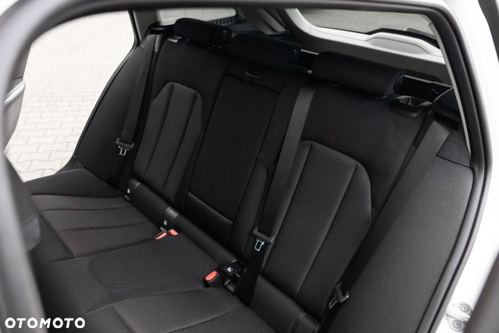 BMW Seria 3 318i - 30