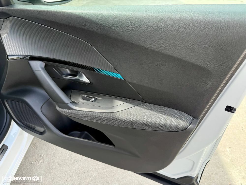 Peugeot e-2008 50 kWh SE Style - 29