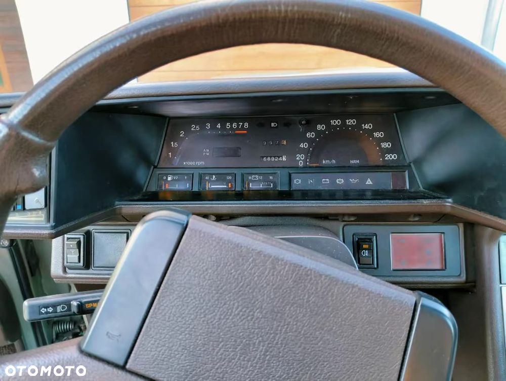 Mazda 929 - 8