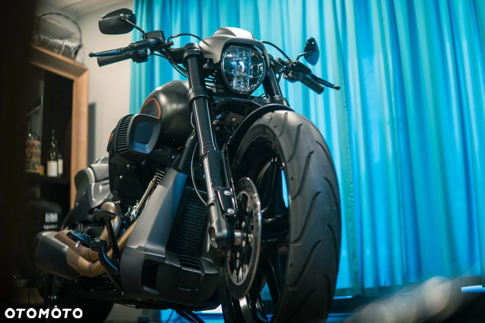 Harley-Davidson Softail FXDR - 2