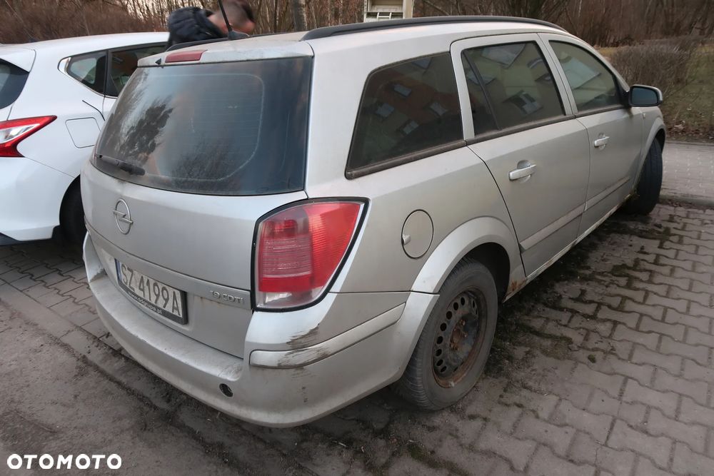 Opel Astra 1.9 CDTI Essentia - 4