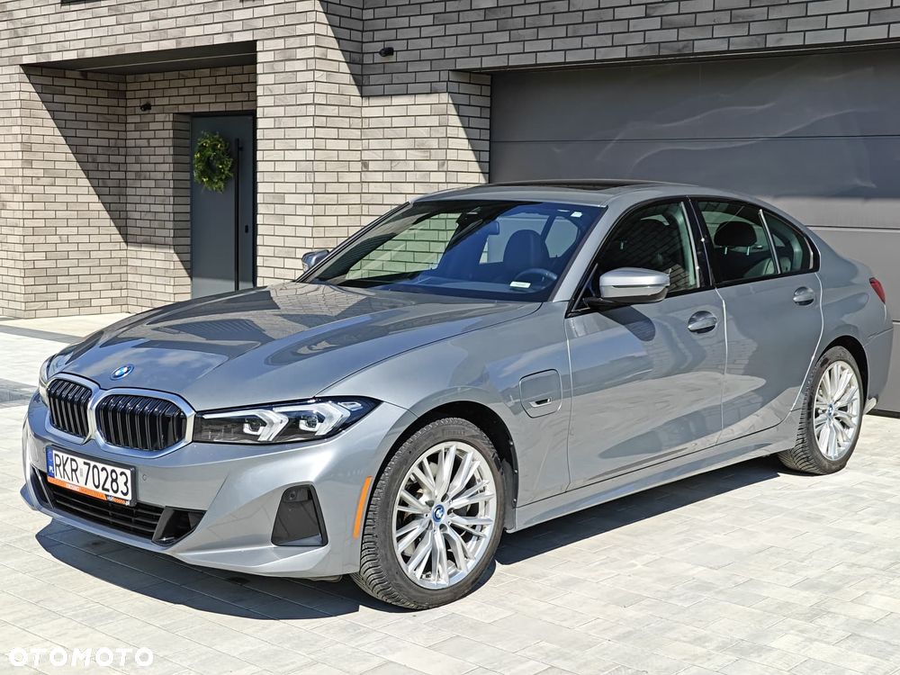 BMW Seria 3 330e M Sport - 14