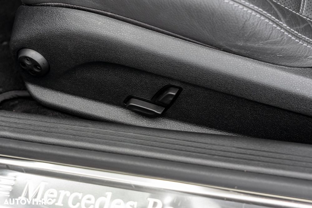 Mercedes-Benz C 300 4MATIC Aut. - 12