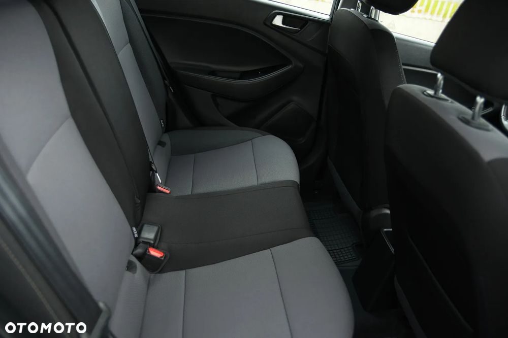Hyundai i20 1.2 YES Gold - 19