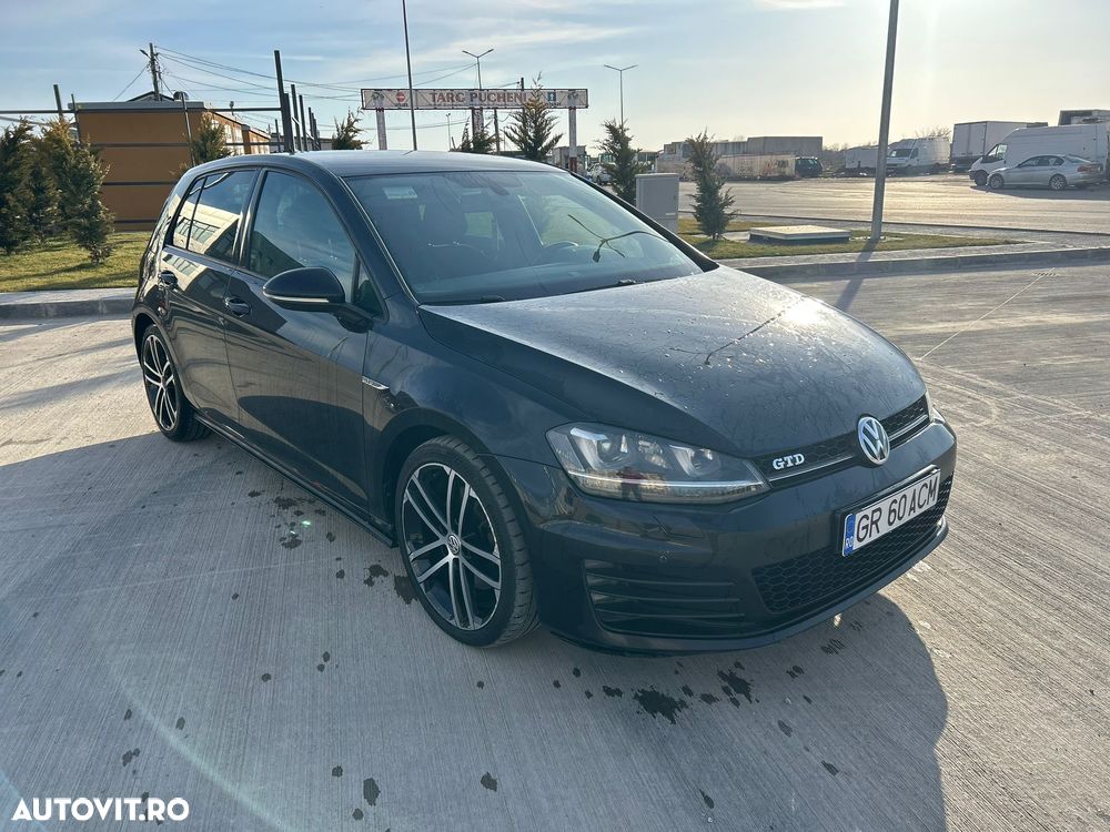 Volkswagen Golf - 8