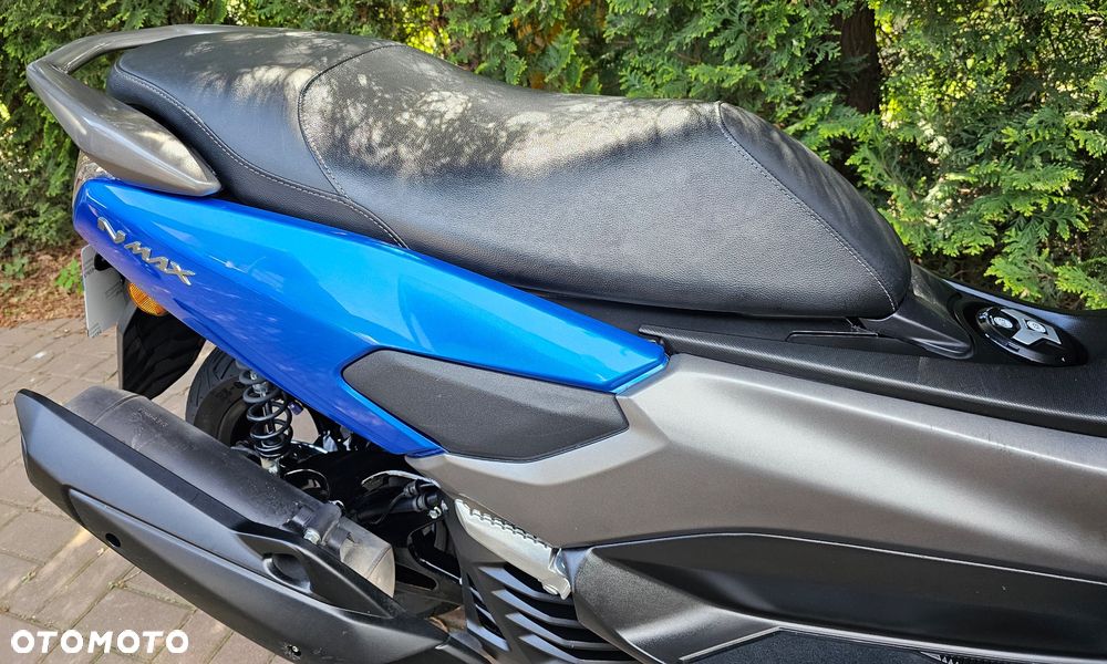 Yamaha NMAX - 4