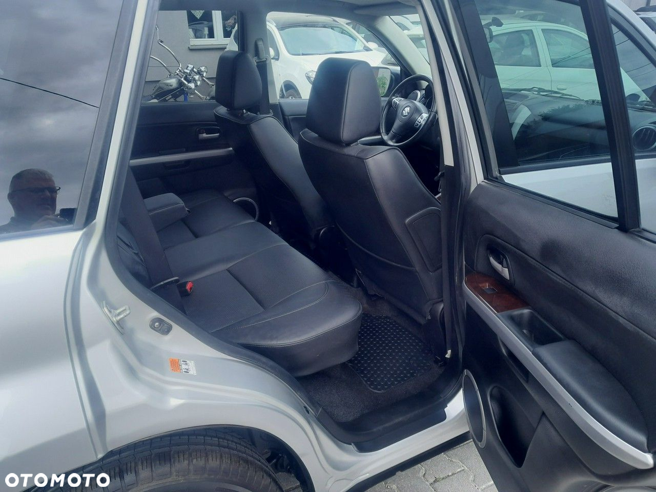 Suzuki Grand Vitara 2.0 Comfort Limited - 13