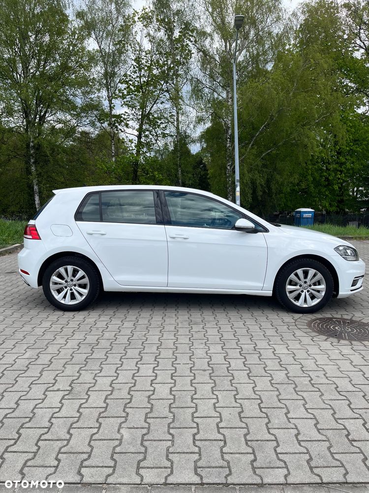Volkswagen Golf - 6