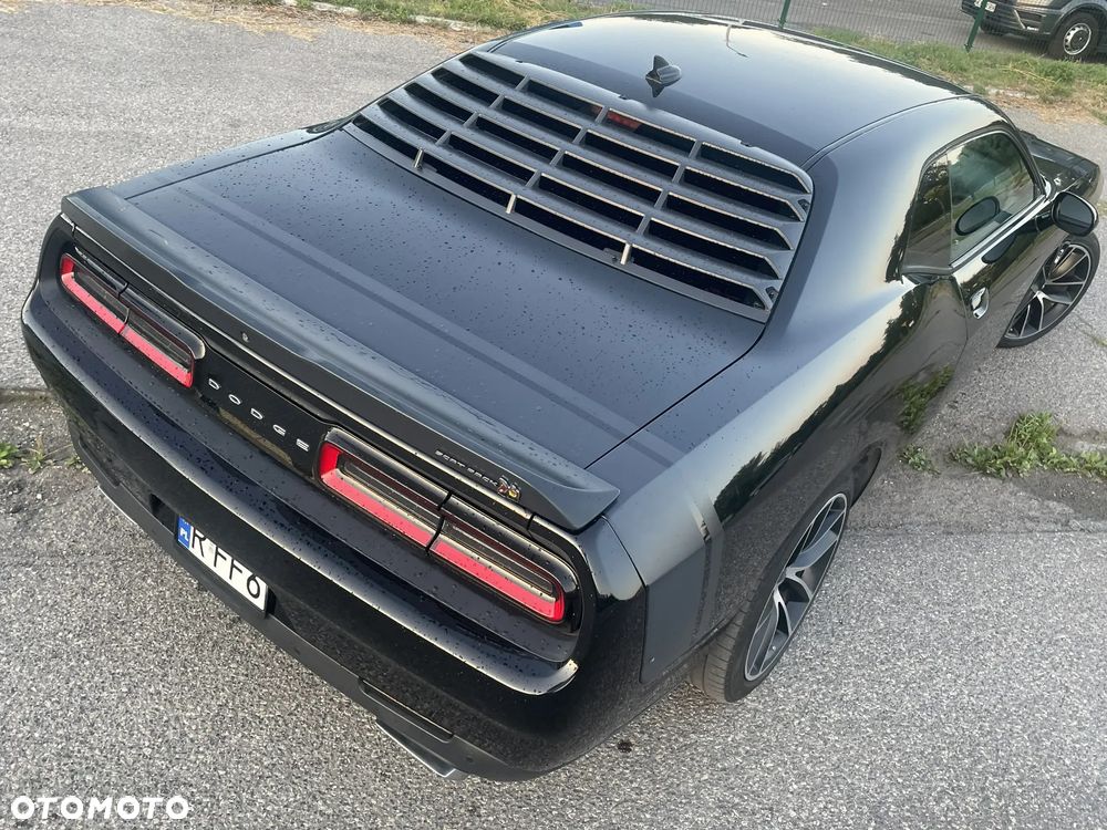 Dodge Challenger - 9