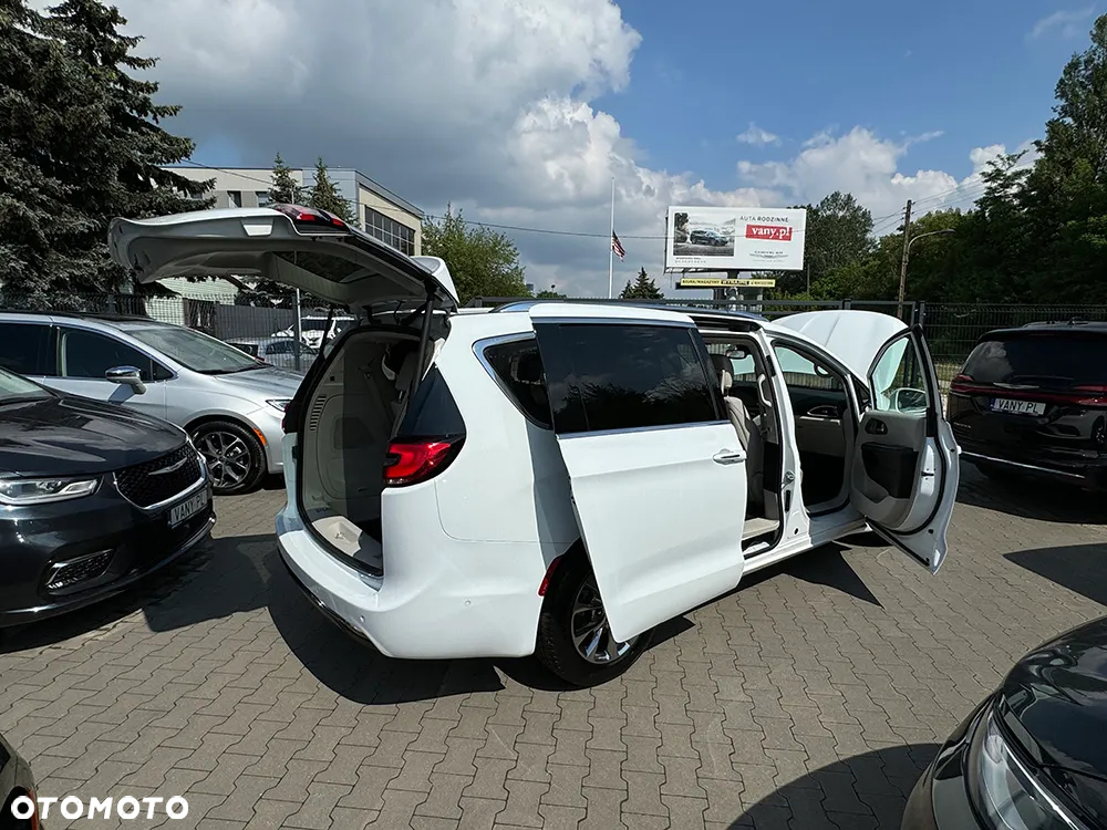 Chrysler Pacifica - 15