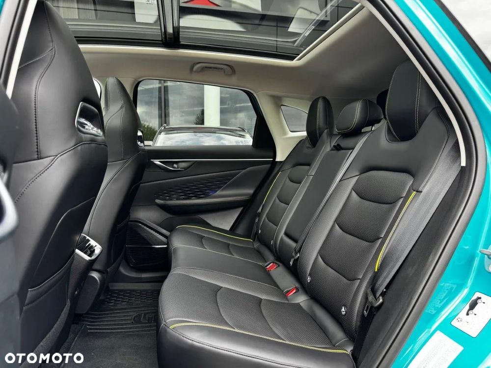 BAIC 5 1.5T Comfort DCT - 12