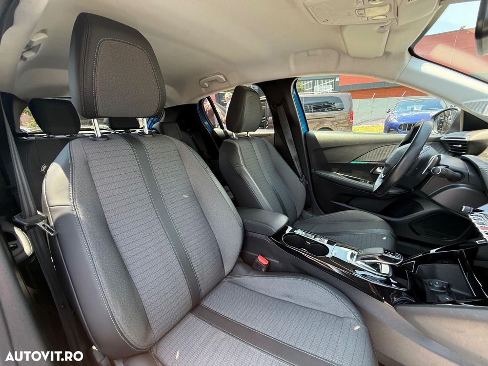 Peugeot 208 - 28