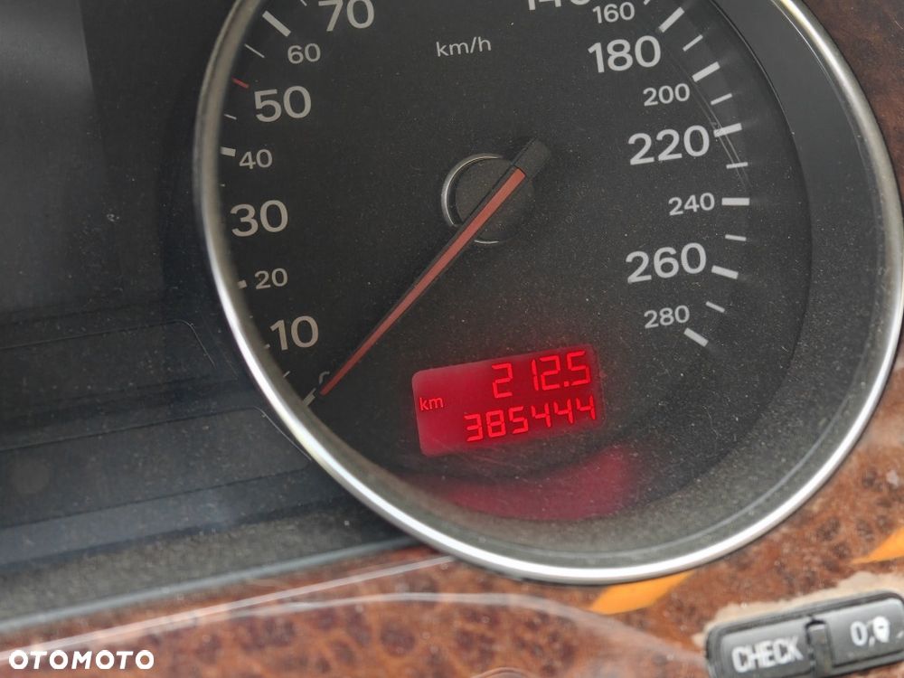 Audi A8 - 3
