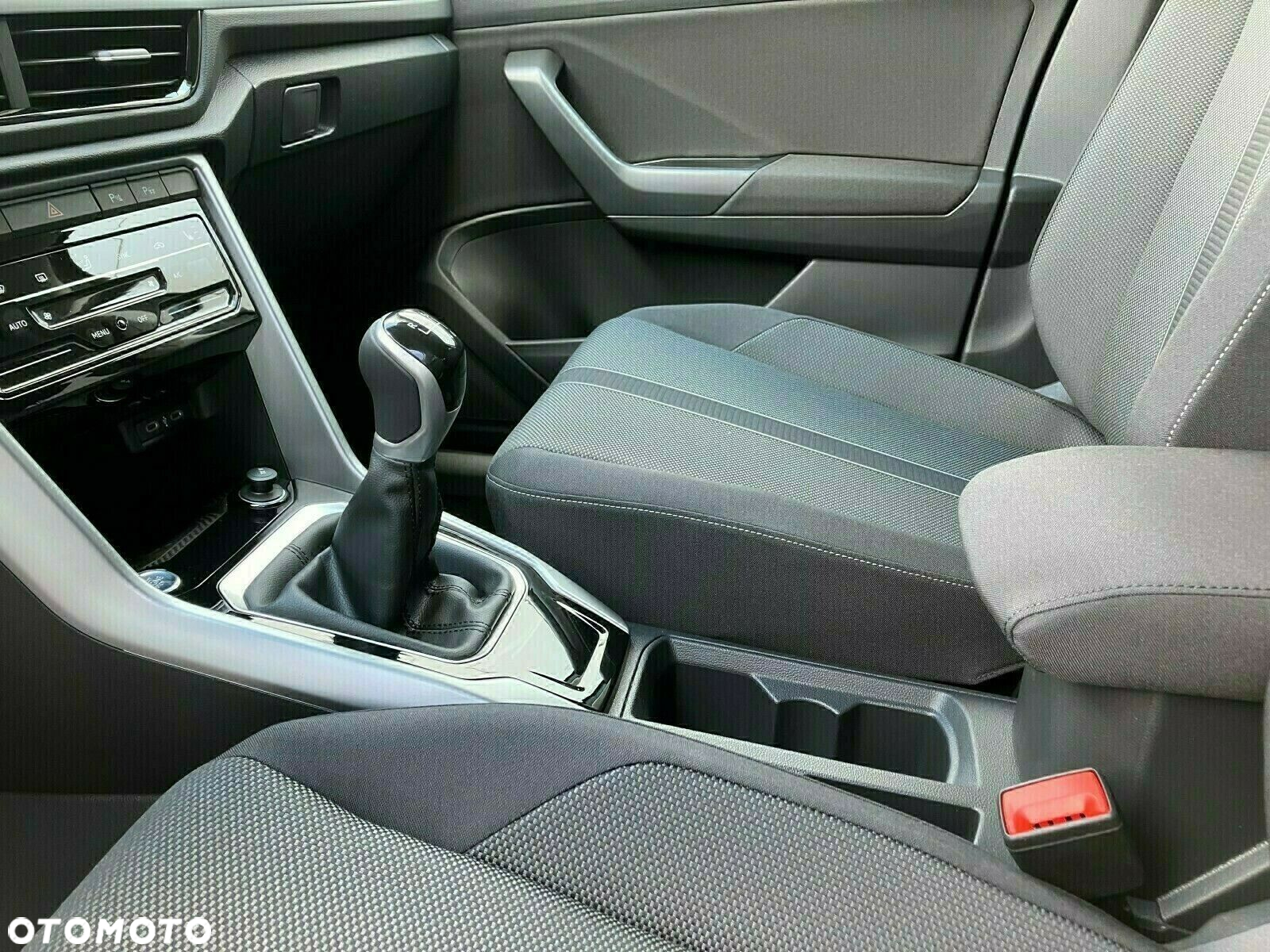 Volkswagen T-Roc - 15