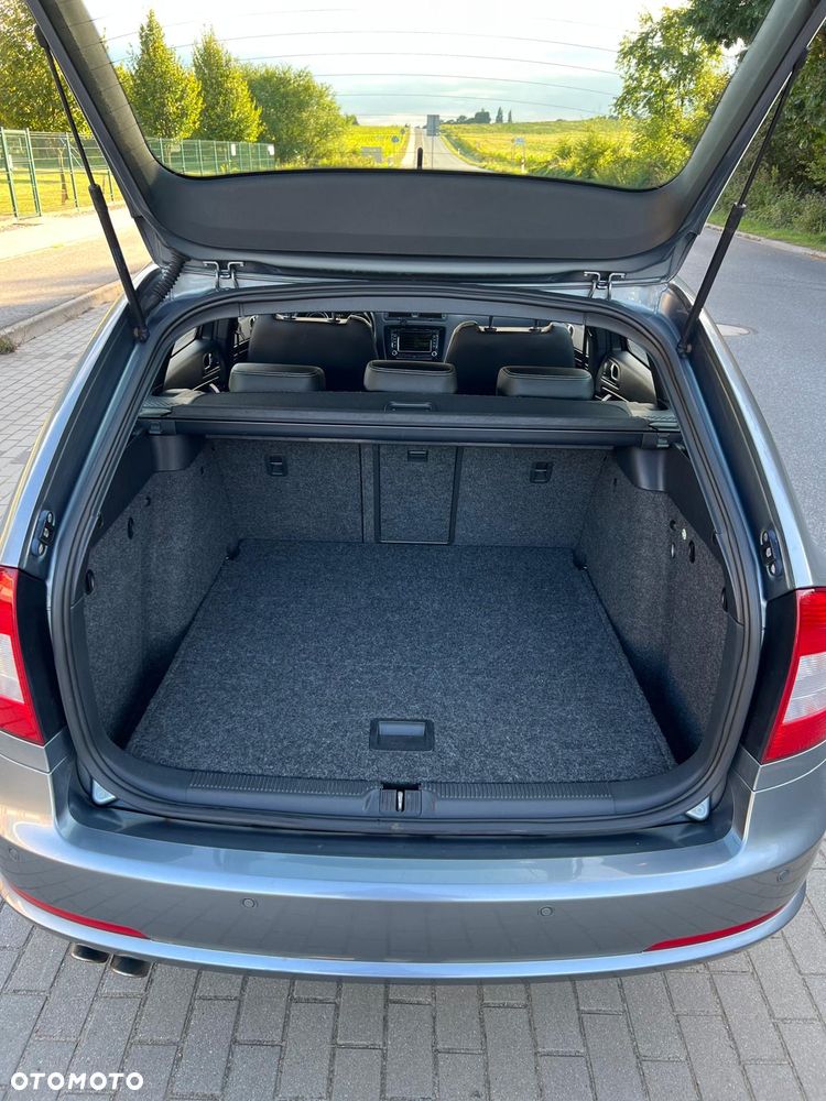 Skoda Octavia 2.0 TDI RS DSG - 16