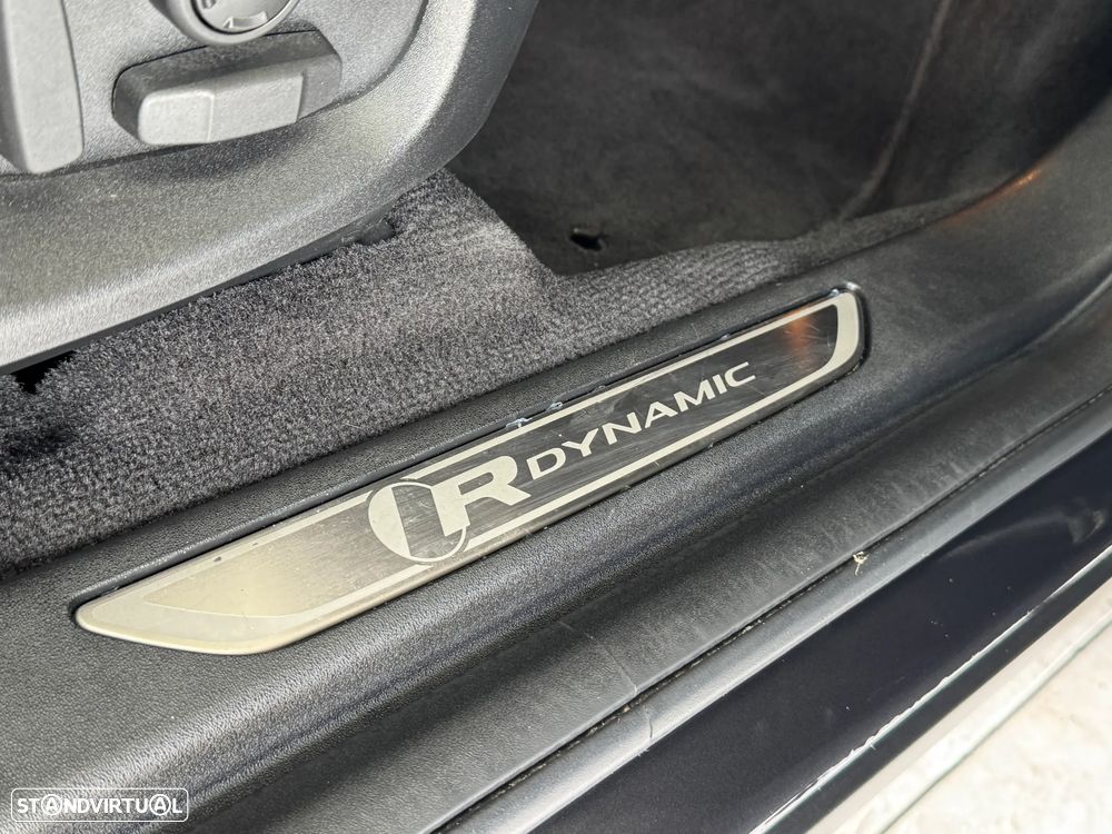 Jaguar E-Pace 1.5 P300e R-Dynamic HSE AWD Aut. — fotografia 51