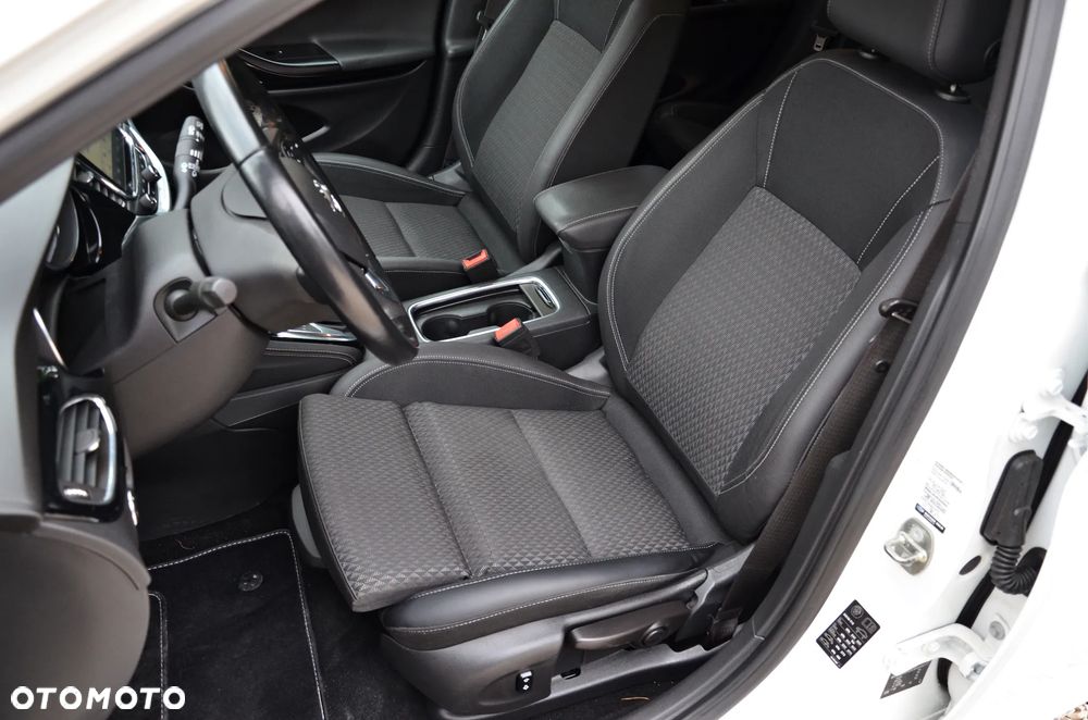 Opel Astra 1.6 D (CDTI) Automatik Dynamic - 29