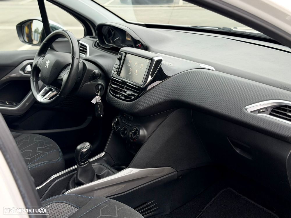 Peugeot 2008 1.2 PureTech Style - 28