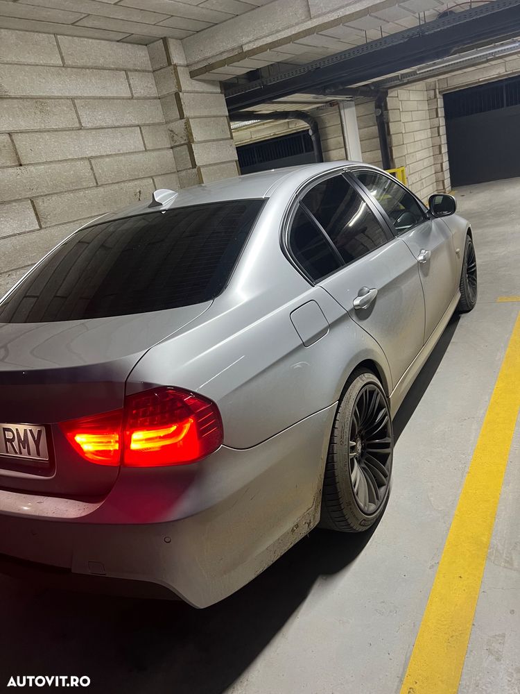 BMW Seria 3 320d - 24