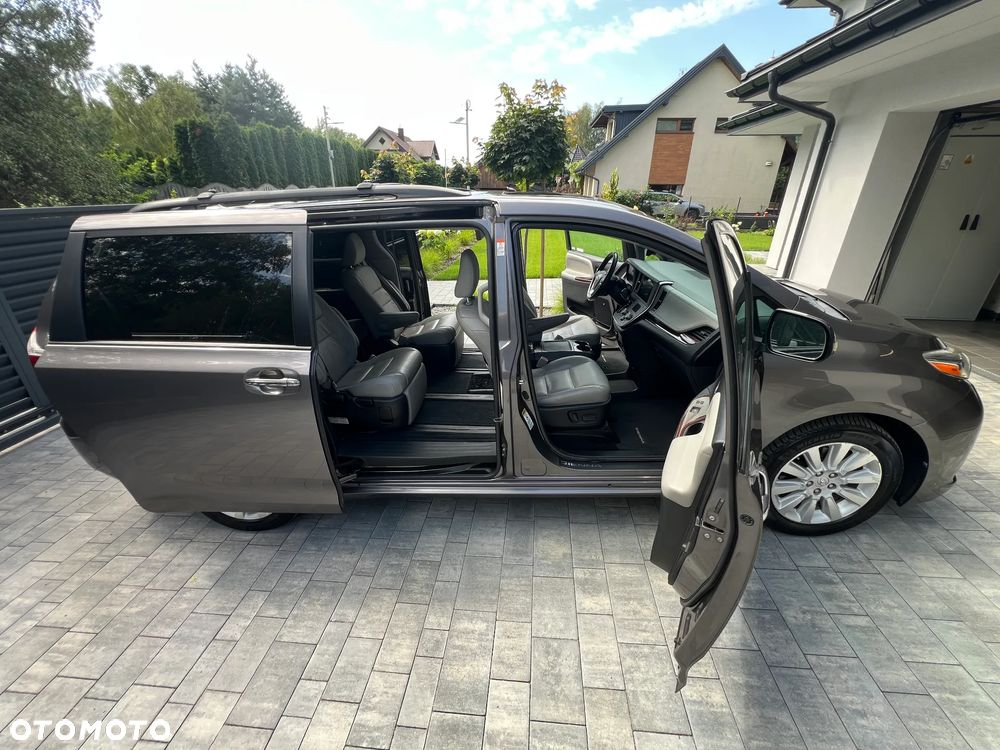 Toyota Sienna - 20