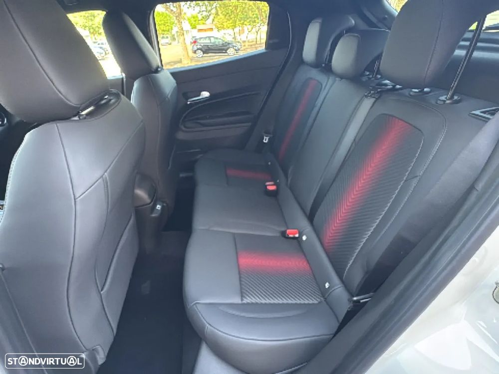 Alfa Romeo Junior 1.2 Speciale eDCT6 - 10